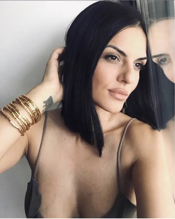 Black lob κούρεμα — GK Hair Salon