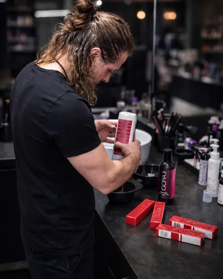Προετοιμασία βαφής στο GK Hair Salon