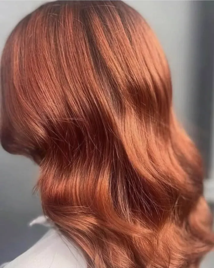 Χάλκινο copper χρώμα με κυματισμούς — GK Hair Salon